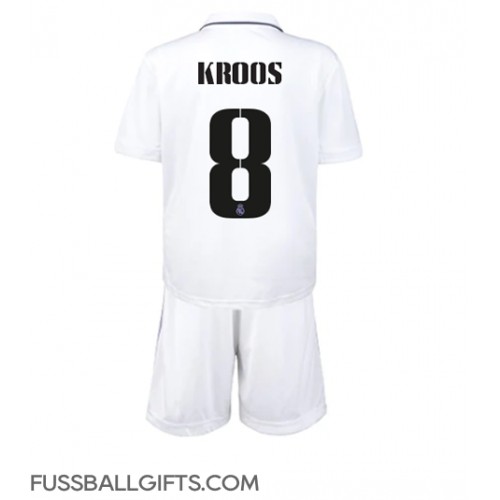 Real Madrid Toni Kroos #8 Fußballbekleidung Heimtrikot Kinder 2022-23 Kurzarm (+ kurze hosen)